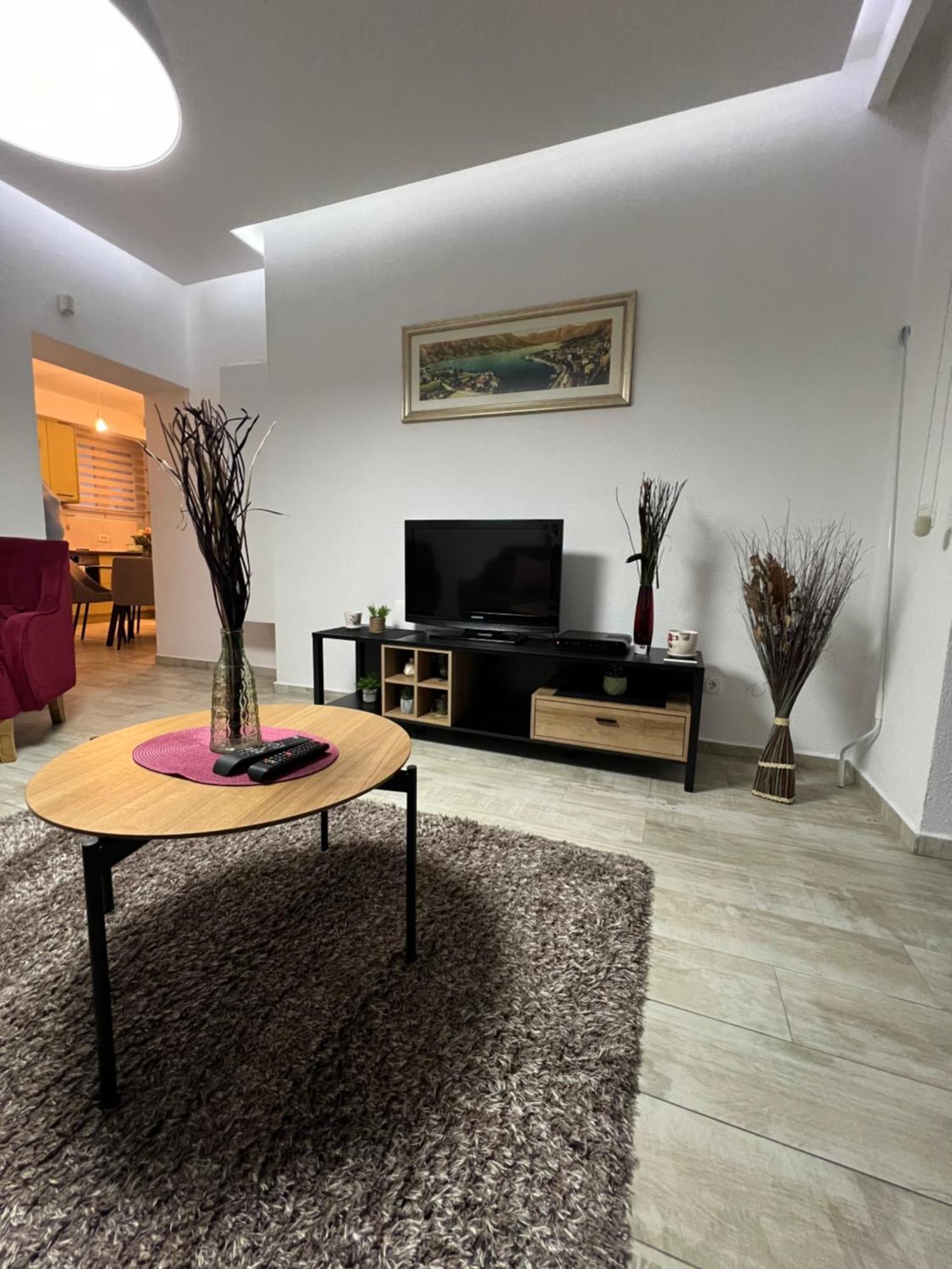 Apartamento Apartman Nadja Kotor Exterior foto
