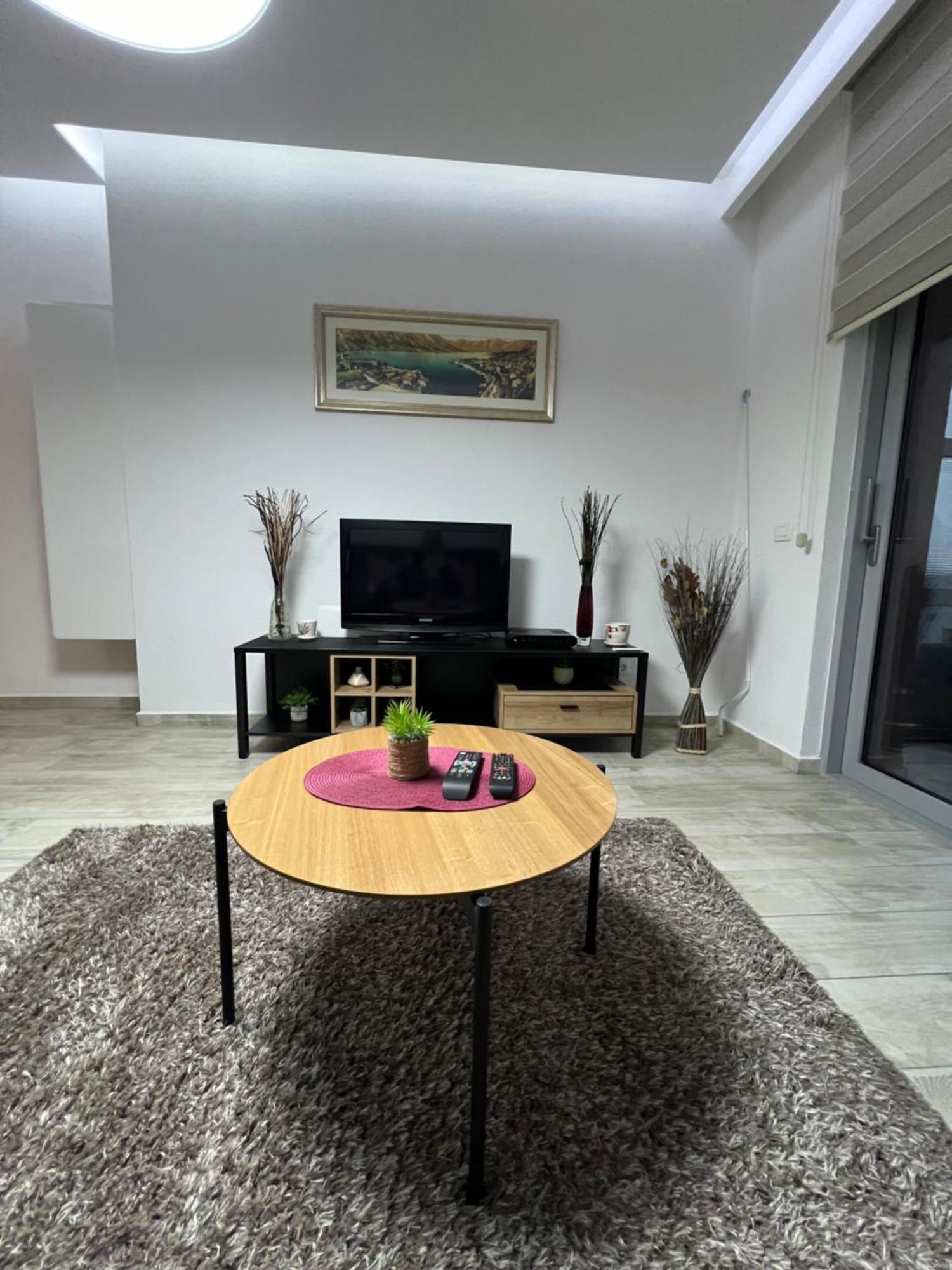 Apartamento Apartman Nadja Kotor Exterior foto